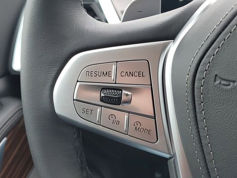 New 2026 BMW X7 xDrive40i w/ Premium Package image 12