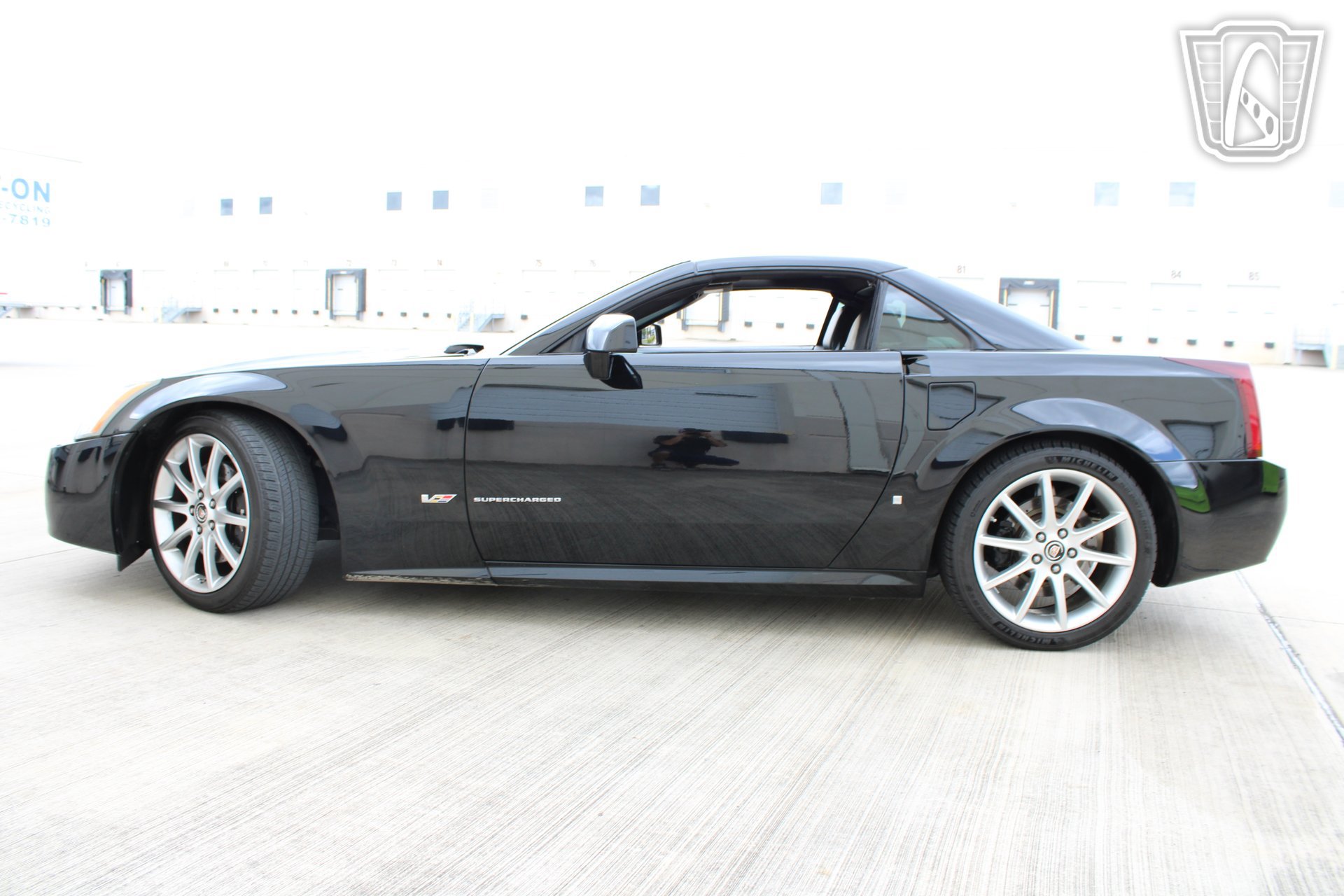 Used 2006 Cadillac XLR V RWD image 29