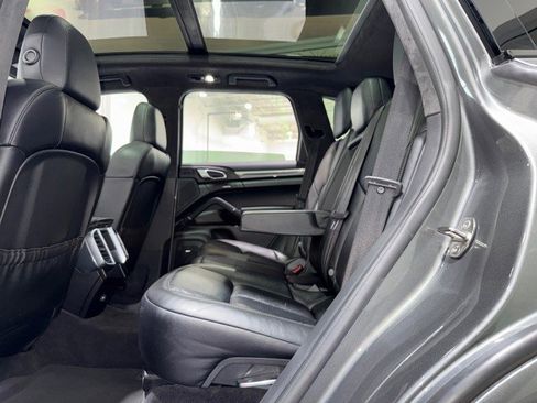 Used 2017 Porsche Cayenne GTS w/ Premium Package image 52