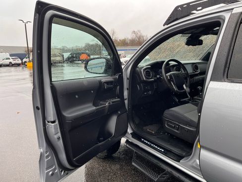 Used 2020 Toyota Tacoma TRD Off-Road image 21