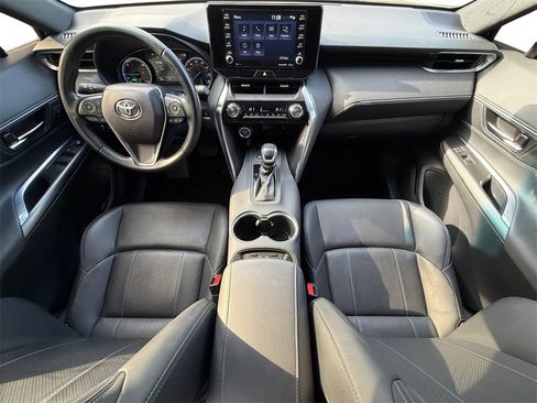 Used 2021 Toyota Venza XLE image 32