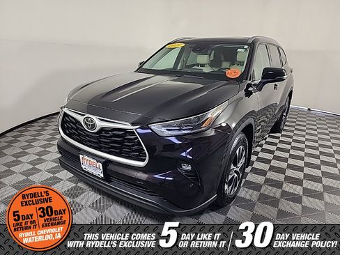 Used 2021 Toyota Highlander XLE image 4