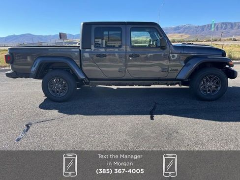 New 2025 Jeep Gladiator Sport image 2