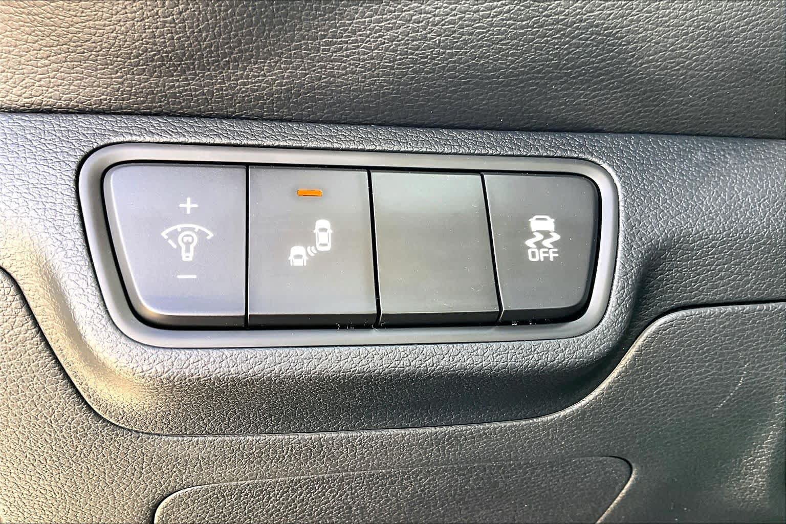 Certified 2024 Kia Forte LXS w/ LXS Technology Package FWD image 29