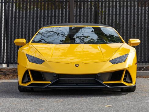 Used 2024 Lamborghini Huracan EVO image 5