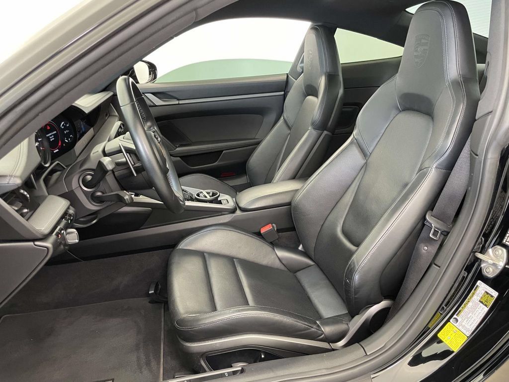 Used 2021 Porsche 911 Carrera 4 w/ Sport Package AWD/4WD image 17