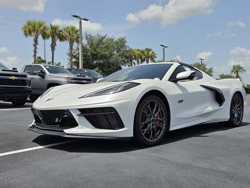 Used 2023 Chevrolet Corvette Stingray Premium Cpe w/ Z51 Performance Package RWD image 2