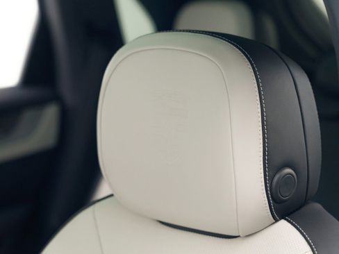 New 2026 Porsche Cayenne image 18