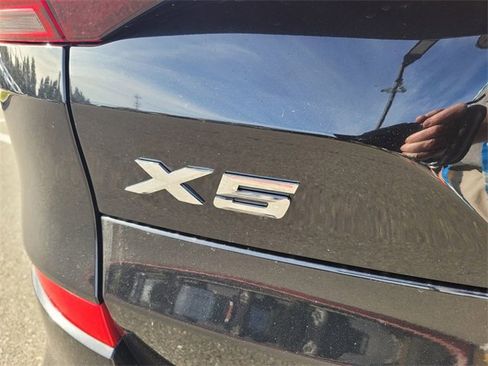 Used 2022 BMW X5 xDrive40i w/ M Sport Package image 10