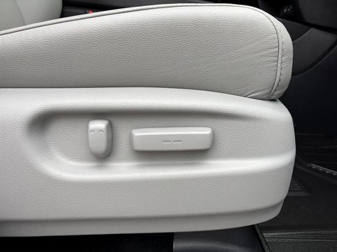 Certified 2025 Honda Passport EX-L image 40