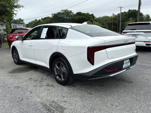 Used 2025 Kia K4 FWD image 3