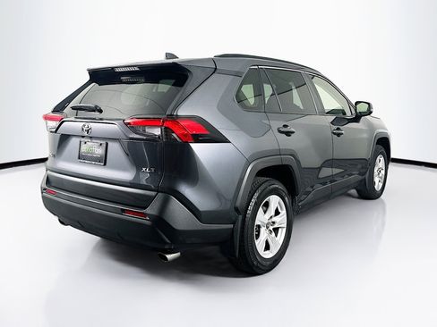 Used 2019 Toyota RAV4 XLE w/ Convenience Package FWD image 9