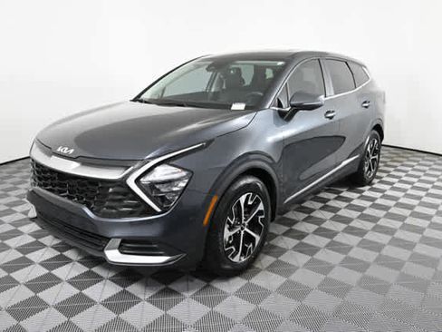 Used 2023 Kia Sportage EX image 2