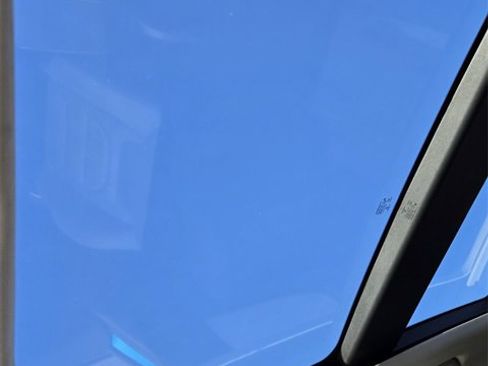 Used 2022 Jeep Renegade Latitude w/ Sun/Sound Group image 10