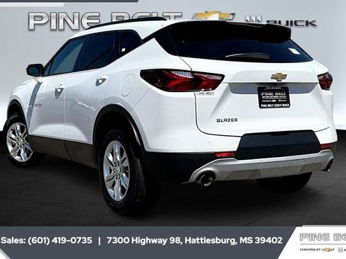 Used 2022 Chevrolet Blazer LT image 2