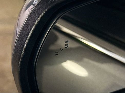 Used 2024 Ford Edge SEL image 19