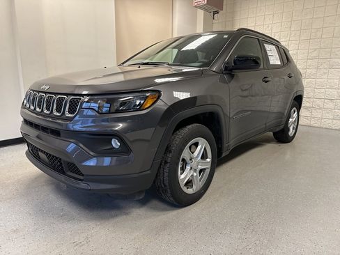 Used 2023 Jeep Compass Latitude w/ Convenience Group image 34