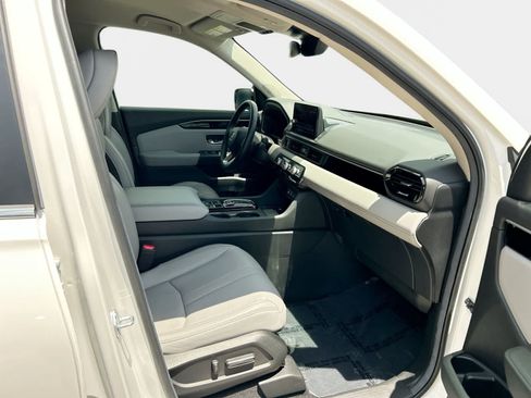 Used 2025 Honda Pilot EX-L image 14