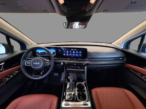 Used 2023 Kia Carnival SX image 22