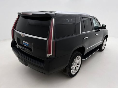 Used 2019 Cadillac Escalade Luxury image 7