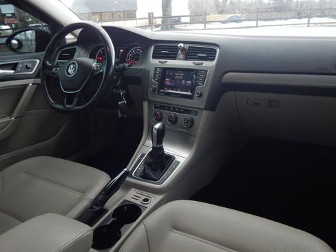 Used 2015 Volkswagen Golf TDI S image 16
