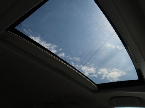 Used 2015 Toyota Sienna XLE w/ XLE Navigation Package image 13