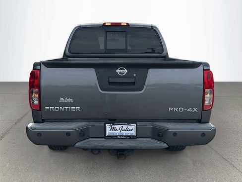 Used 2018 Nissan Frontier PRO-4X image 5