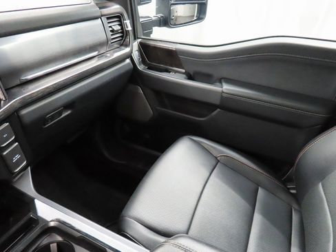 Used 2023 Ford F250 Lariat w/ Sport Appearance Package image 32