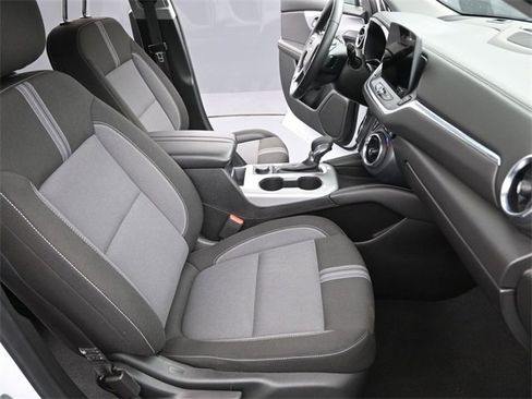 Used 2025 Chevrolet Blazer LT image 27