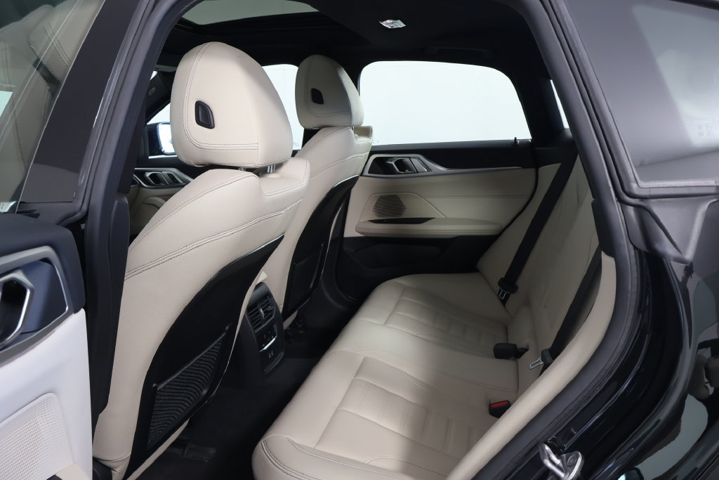 Used 2024 BMW i4 eDrive35 w/ Premium Package RWD image 9