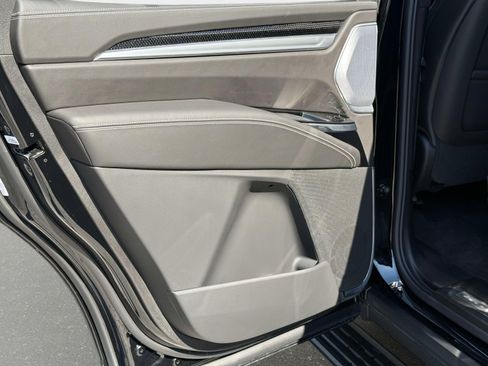 Used 2026 Cadillac Escalade V w/ LPO, ONYX Package image 35