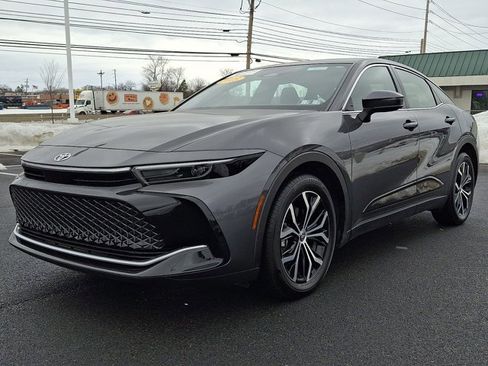 Certified 2024 Toyota Crown XLE image 3