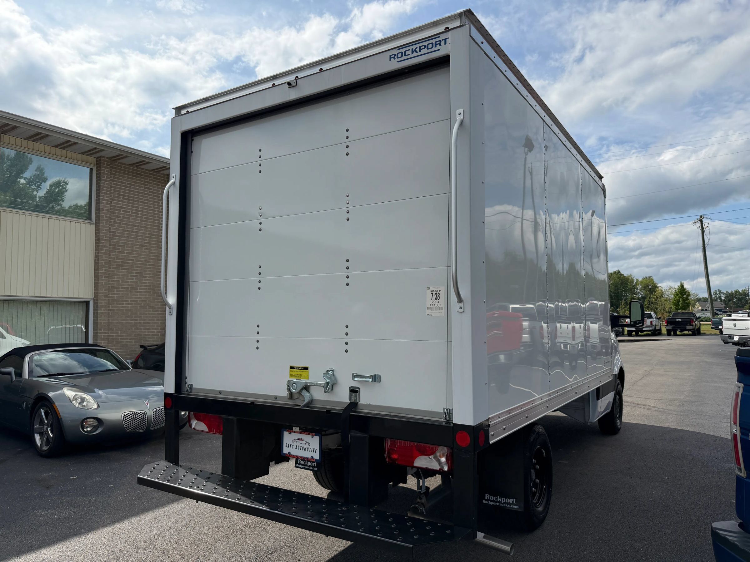 Used 2024 Mercedes-Benz Sprinter 3500 w/ Acoustic Package image 7