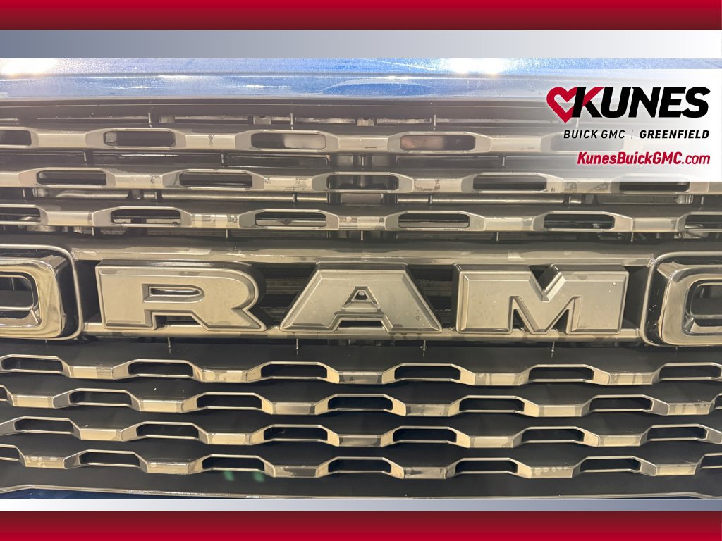 Used 2024 RAM 2500 Big Horn w/ Night Edition AWD/4WD image 39