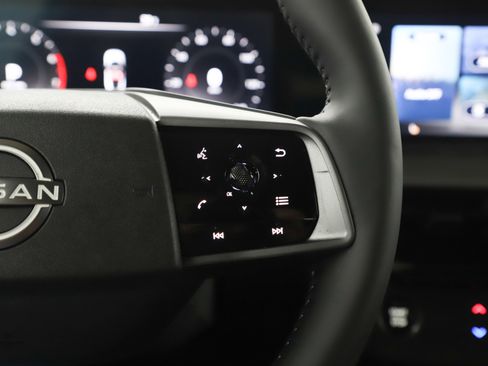 Used 2025 Nissan Murano SV image 27