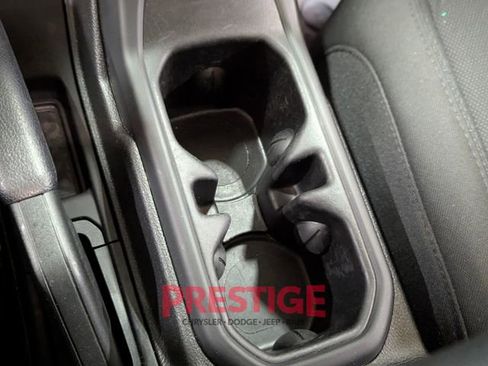 Used 2022 Jeep Wrangler Unlimited Sahara image 28