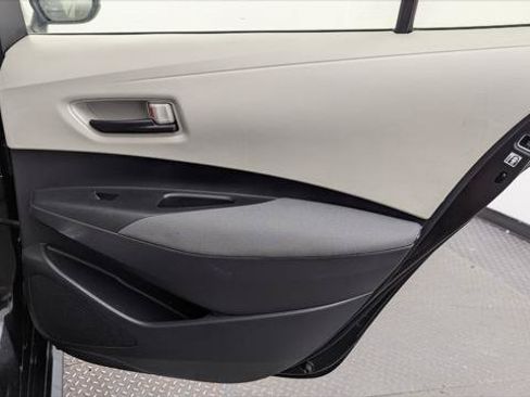 Used 2022 Toyota Corolla LE FWD image 18