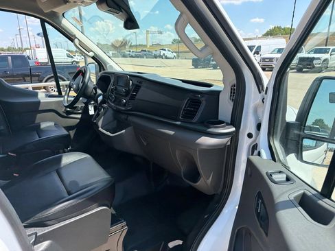 Used 2025 Ford Transit 250 148 Medium Roof RWD image 12