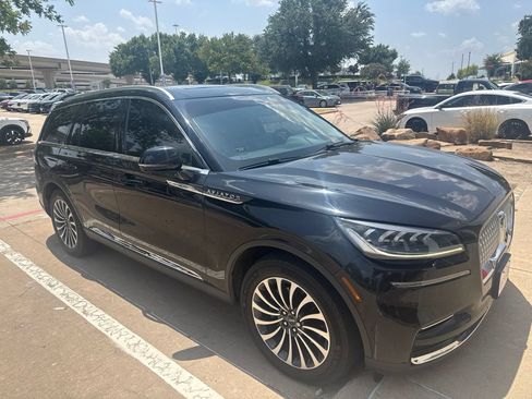 Used 2023 Lincoln Aviator Reserve w/ Equipment Group 201A AWD/4WD image 2