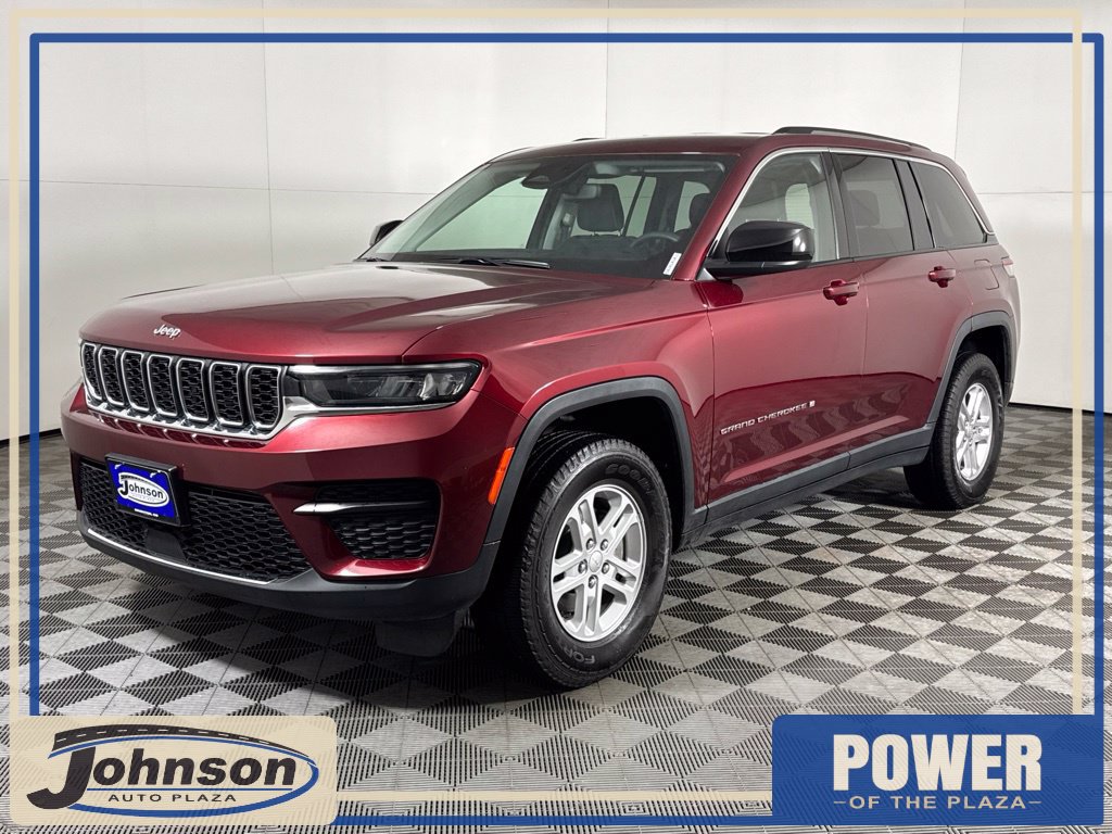 Used 2023 Jeep Grand Cherokee Laredo AWD/4WD image 1