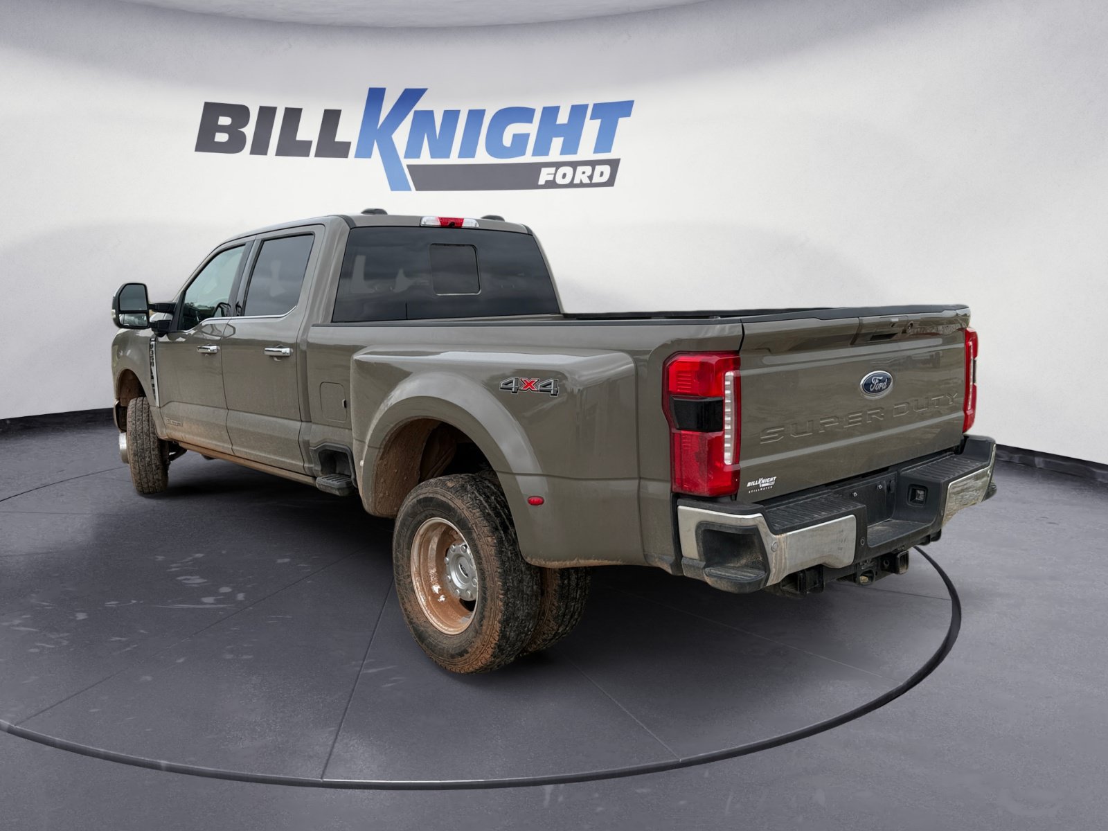 Used 2026 Ford F350 Lariat w/ Lariat Ultimate Package AWD/4WD image 3