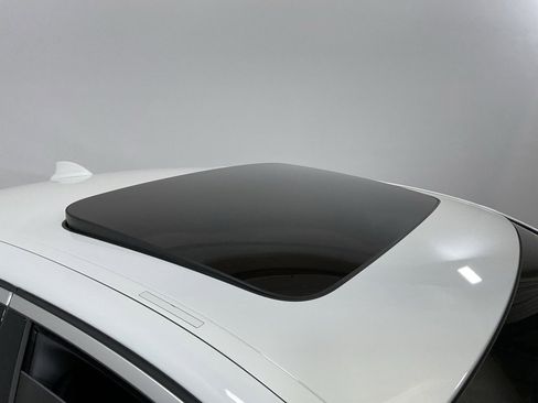 Used 2020 BMW 530i w/ Convenience Package image 48