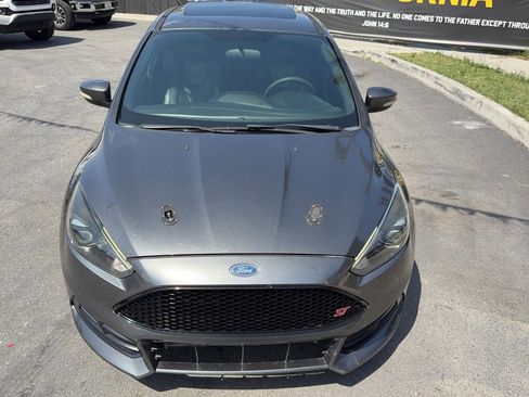 Used 2018 Ford Focus ST w/ Equipment Group 401A FWD image 11
