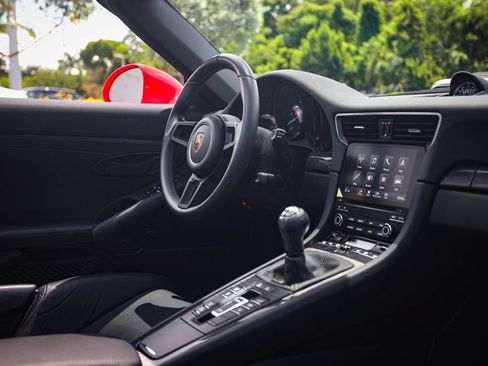 Used 2019 Porsche 911 Speedster RWD image 41