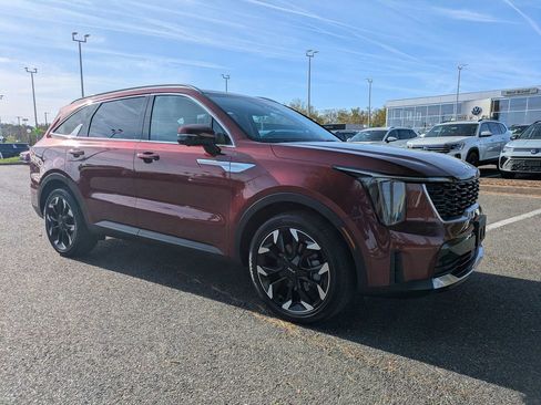 Used 2025 Kia Sorento SX image 2
