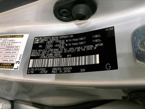 Used 2024 Toyota 4Runner SR5 image 37