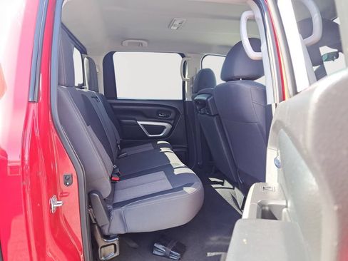 Used 2022 Nissan Titan SV AWD/4WD image 12
