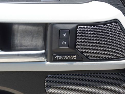 Used 2023 Land Rover Defender 110 X-Dynamic SE AWD/4WD image 23