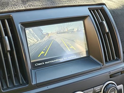 Used 2014 Land Rover LR2 HSE image 29