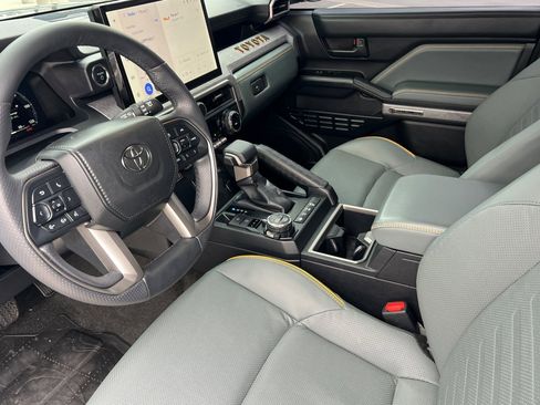 Used 2025 Toyota 4Runner Trailhunter image 7